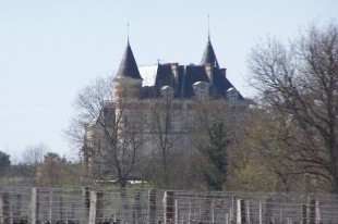 Vue nord-est du Château de Rayne-Vigneau