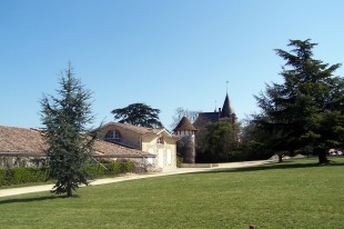 Chais du Château de Rayne-Vigneau