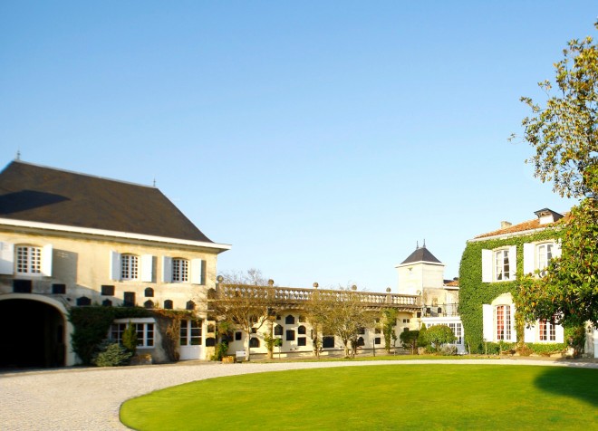 Cour du Château Prieuré-Lichine