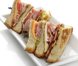 Club sandwich: accords Mets et Vins