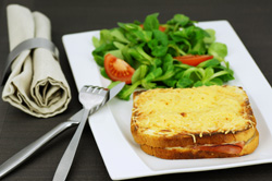 Croque-monsieur - Croque-madame - Sandwich toasté: accords Mets et Vins