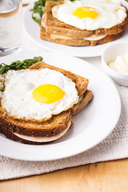 Oeuf cuit sans sa coquille - Oeuf au plat - Oeuf mollet - Oeuf poché - Oeuf cocotte - Oeuf frit: accords Mets et Vins